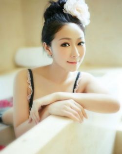 91自拍偷拍二区