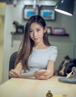 裸身美女